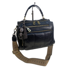 На фото 1 - Женская сумка из искусственной кожи, цвет черный