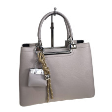 На фото 1 - Женская сумка из искусственной кожи, цвет светло серый На фото 1 - Женская сумка из искусственной кожи, цвет светло серый