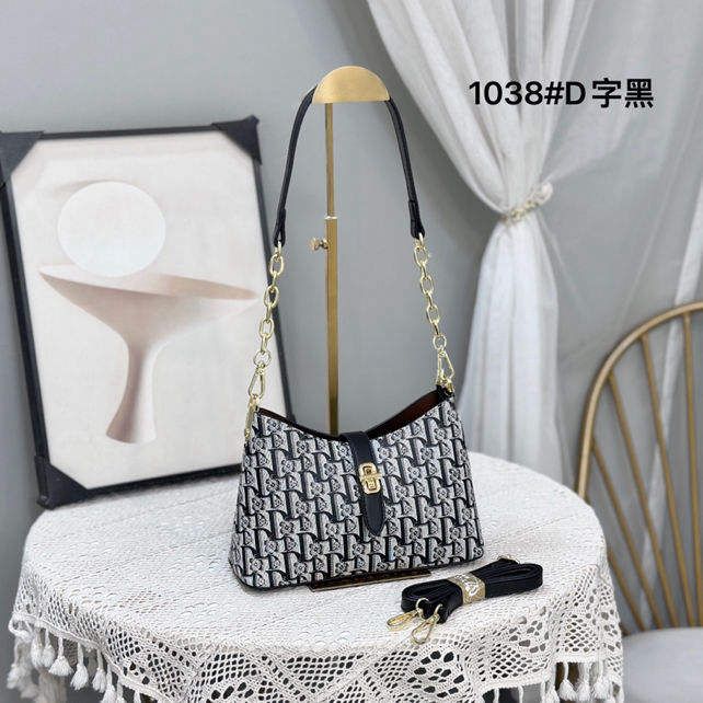 На фото 1 - Женская сумка из искусственной кожи мультицвет