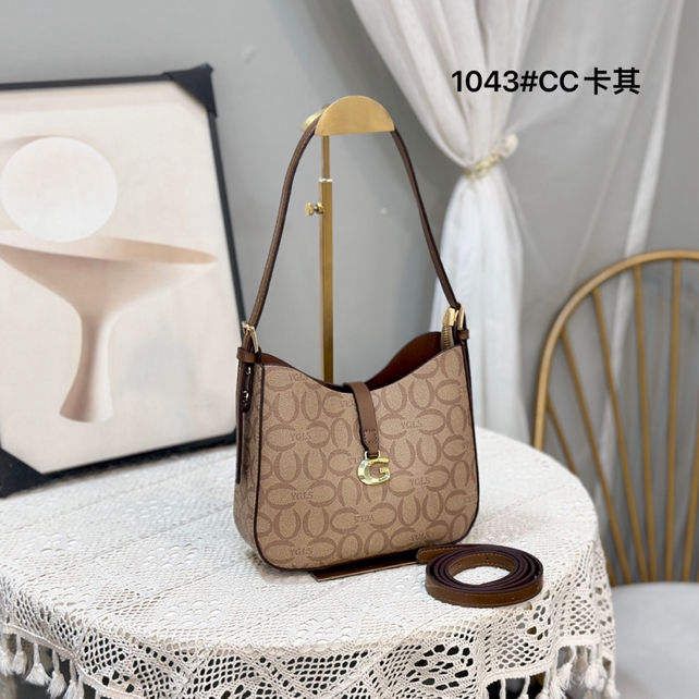 На фото 1 - Женская сумка из искусственной кожи мультицвет