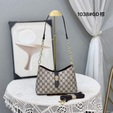 На фото 1 - Женская сумка из искусственной кожи мультицвет