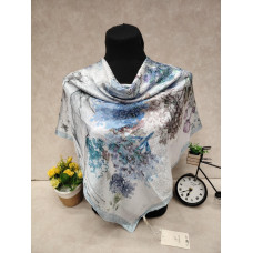 На фото 1 - Женский платок из шёлка, мультицвет На фото 1 - Женский платок из шёлка, мультицвет