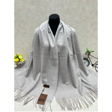 На фото 1 - Мягкий палантин из шерсти, цвет бежево серый На фото 1 - Мягкий палантин из шерсти, цвет бежево серый