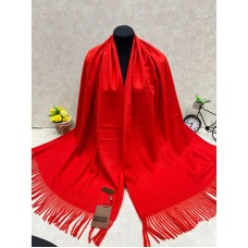 На фото 1 - Мягкий палантин из шерсти, цвет красный На фото 1 - Мягкий палантин из шерсти, цвет красный