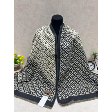 На фото 1 - Мягкий палантин из кашемира мультицвет