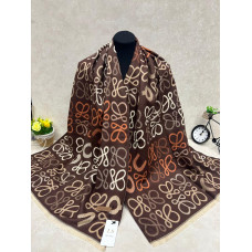 На фото 1 - Мягкий палантин из кашемира мультицвет