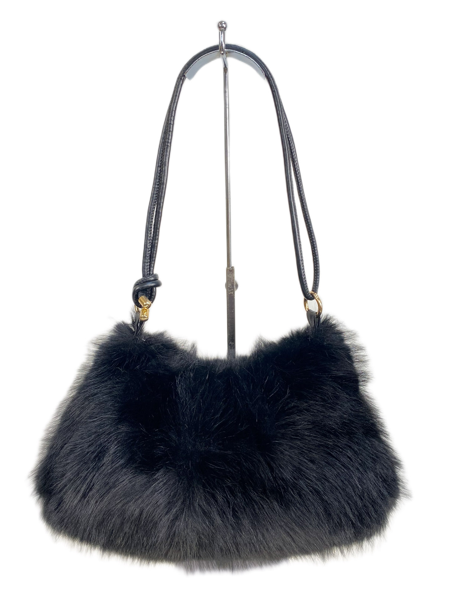 На фото 2 - Женская сумка из искусственного меха, цвет черный