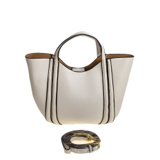 На фото 2 - Женская сумка из искусственной кожи, цвет белый