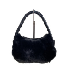 На фото 2 - Женская сумка из искусственного меха, цвет  черный