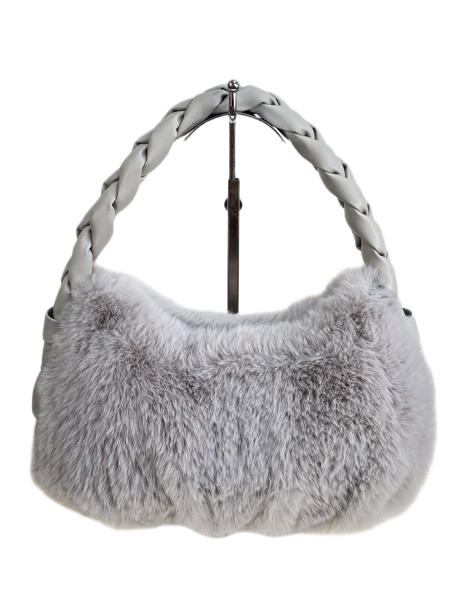 На фото 2 - Женская сумка из искусственного меха, цвет серый