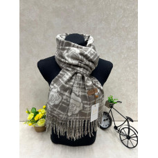 На фото 1 - Мягкий палантин из кашемира мультицвет