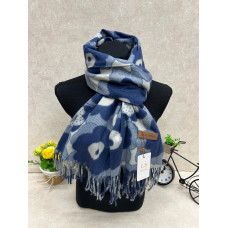 На фото 1 - Мягкий палантин из кашемира мультицвет