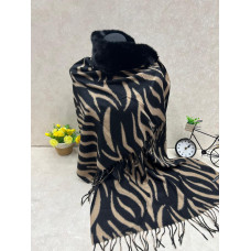 На фото 1 - Мягкий палантин из кашемира с норвковым воротником мультицвет