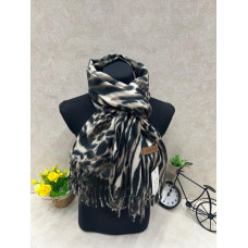 На фото 1 - Мягкий палантин из кашемира мультицвет На фото 1 - Мягкий палантин из кашемира мультицвет