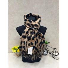 На фото 1 - Мягкий палантин из кашемира мультицвет