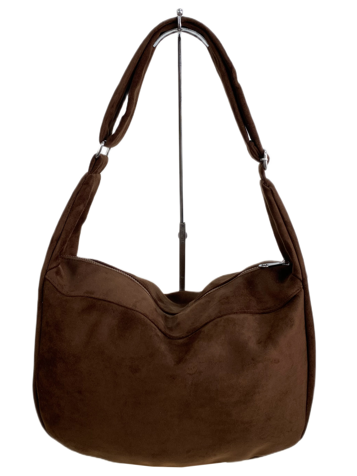 На фото 2 - Женская сумка из искусственной замши, цвет шоколад