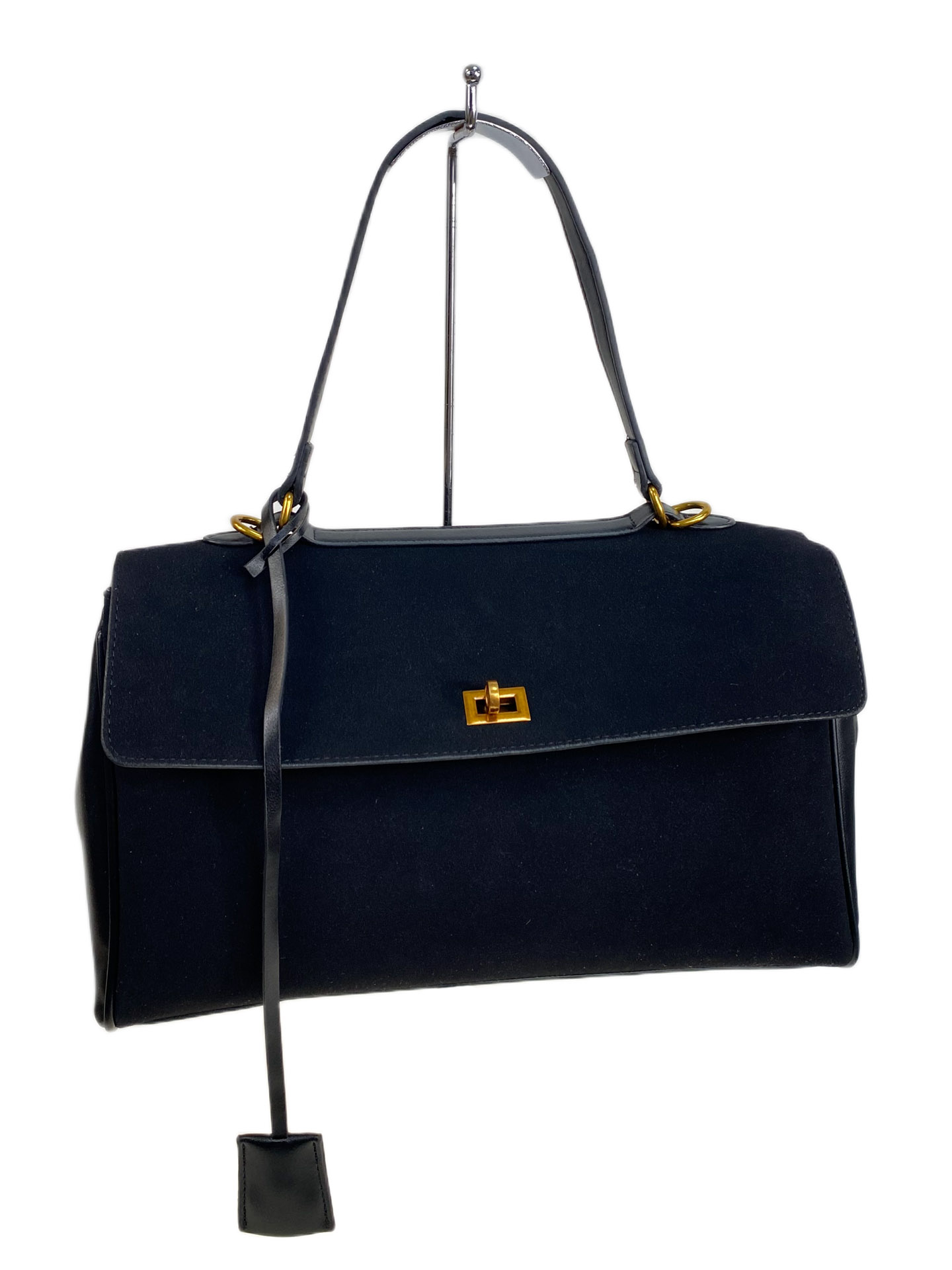 На фото 1 - Женская сумка из искусственной кожи и замши, цвет черный