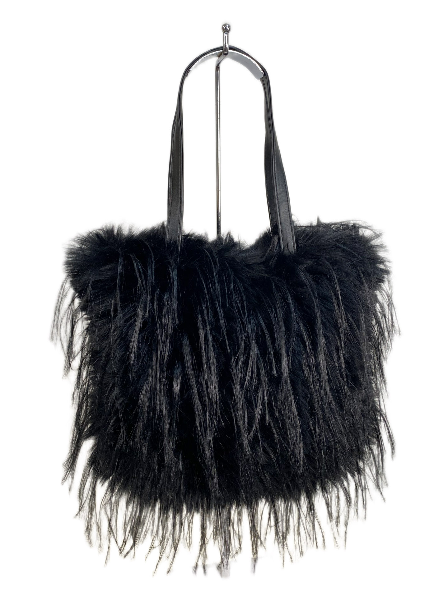 На фото 1 - Женская сумка из искусственного меха, цвет черный