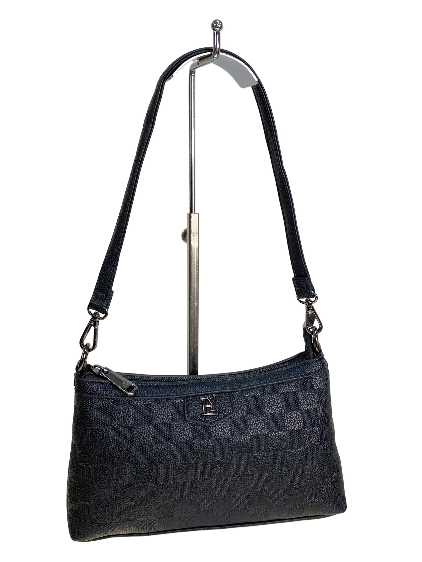 На фото 1 - Женская сумка из искусственной кожи, цвет черный