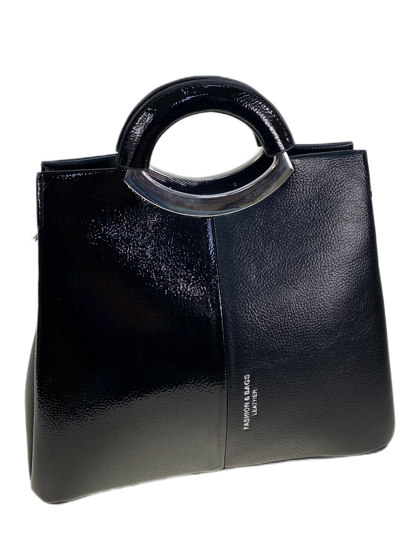 На фото 1 - Женская сумка из искусственной кожи, цвет черный