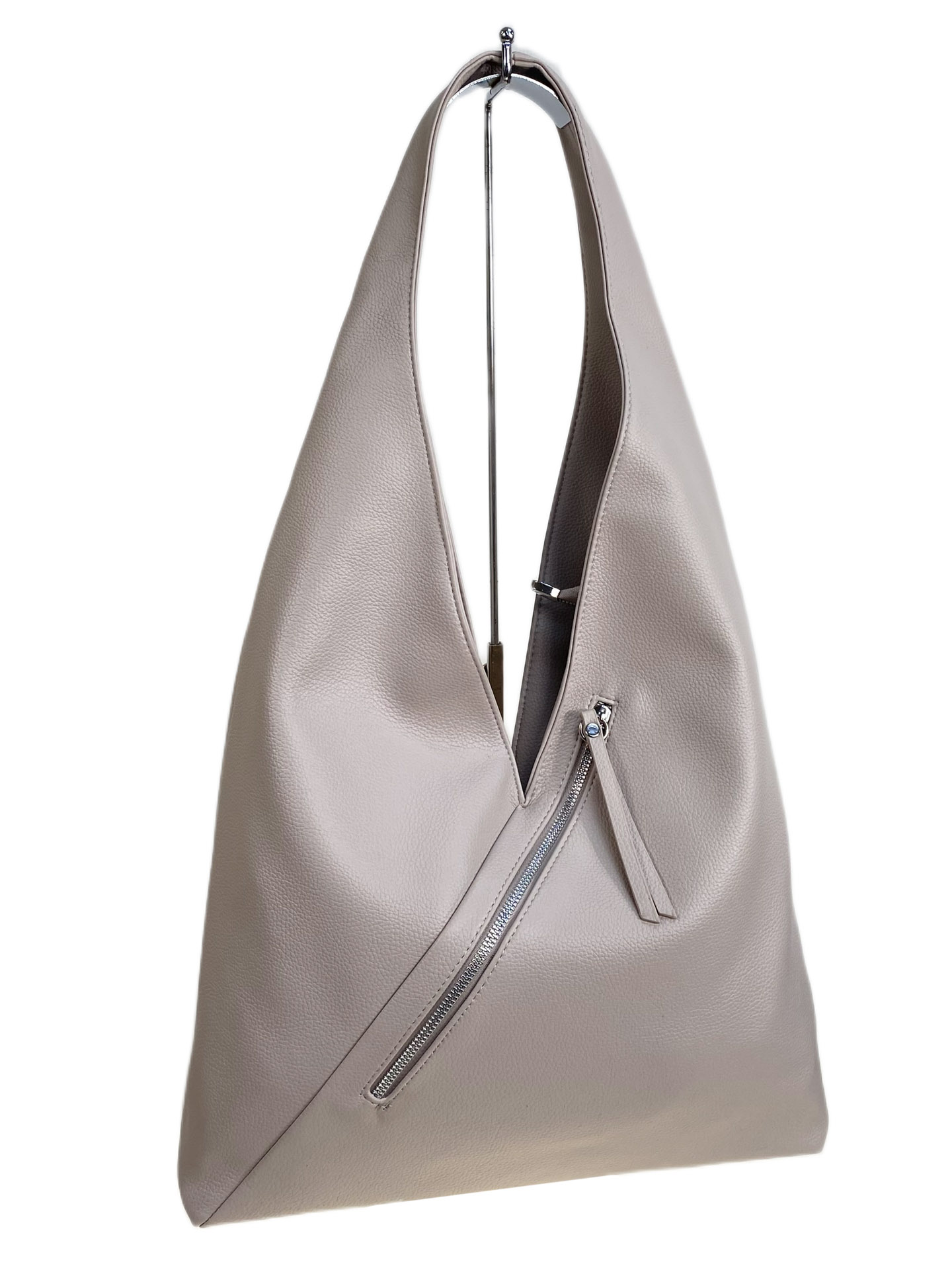 На фото 1 - Женская сумка из искусственной кожи, цвет светло серый