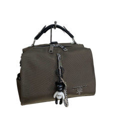 На фото 1 - Женская сумка-рюкзак из текстиля, цвет хаки 