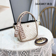 На фото 1 - Женская сумка из искусственной кожи мультицвет На фото 1 - Женская сумка из искусственной кожи мультицвет