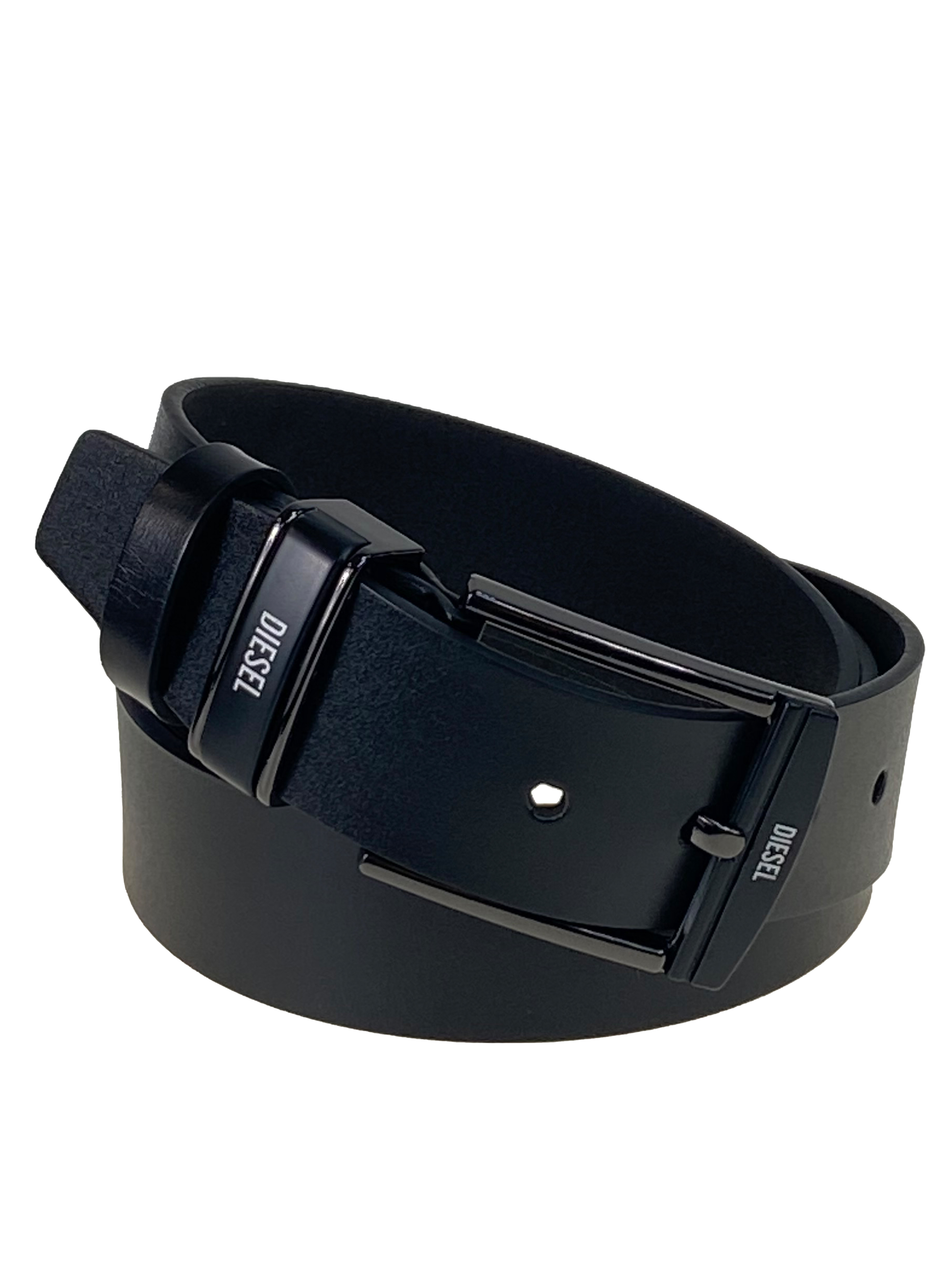 На фото 1 - Мужской ремень из натуральной кожи, цвет черный