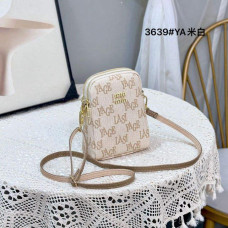 На фото 1 - Женская сумка из искусственной кожи мультицвет