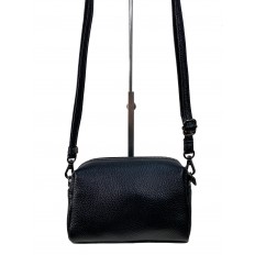 На фото 2 - Кросс боди из натуральной кожи, цвет черный