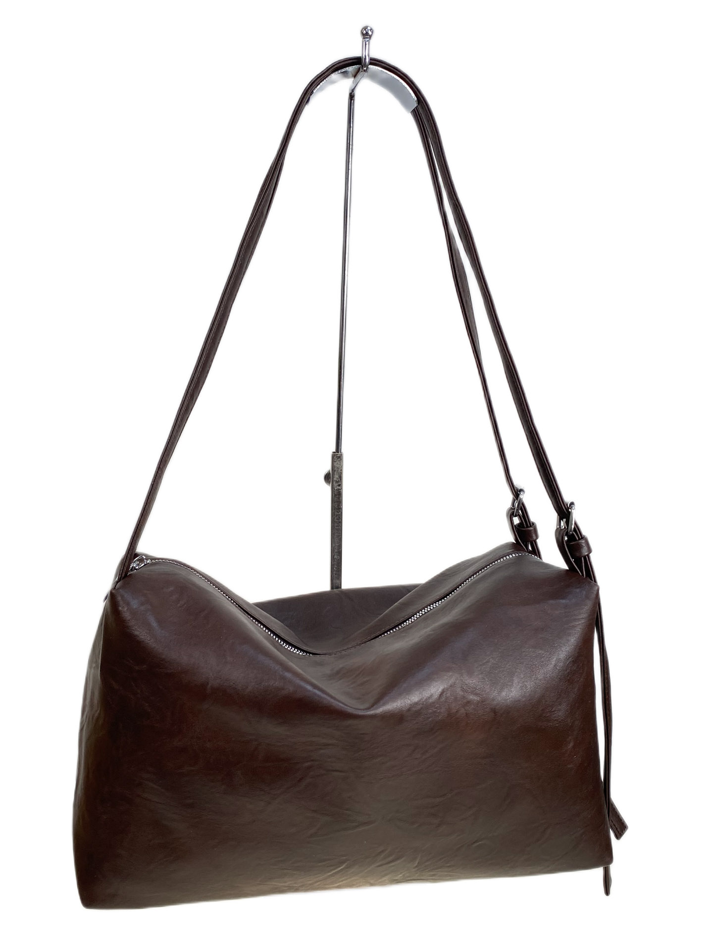 На фото 1 - Женская сумка из искусственной кожи, цвет шоколад