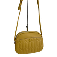 На фото 1 - Женская сумка из искусственной кожи, цвет жёлтый На фото 1 - Женская сумка из искусственной кожи, цвет жёлтый