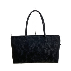 На фото 1 - Женская сумка из искусственной кожи, цвет черный