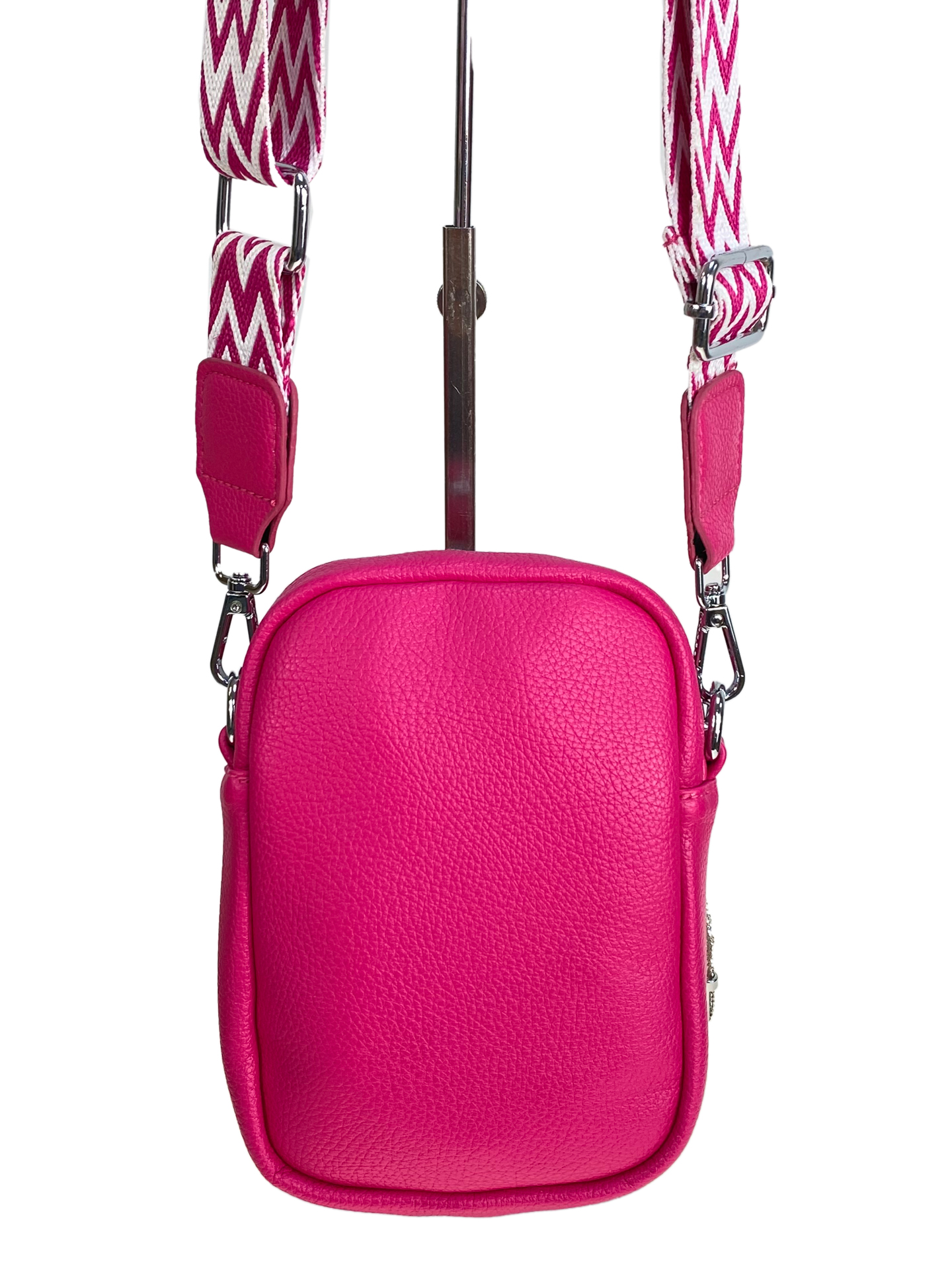 На фото 2 - Женская сумка из искусственной кожи, цвет фуксия