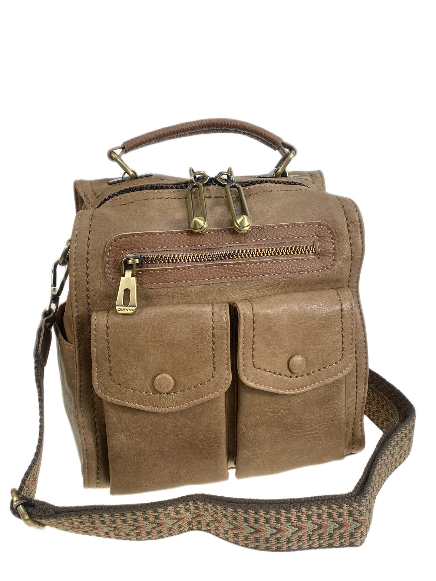 На фото 1 - Женская сумка - рюкзак из искусственной кожи, цвет коричневый