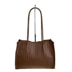 На фото 2 - Женская сумка из искусственной кожи, цвет шоколад