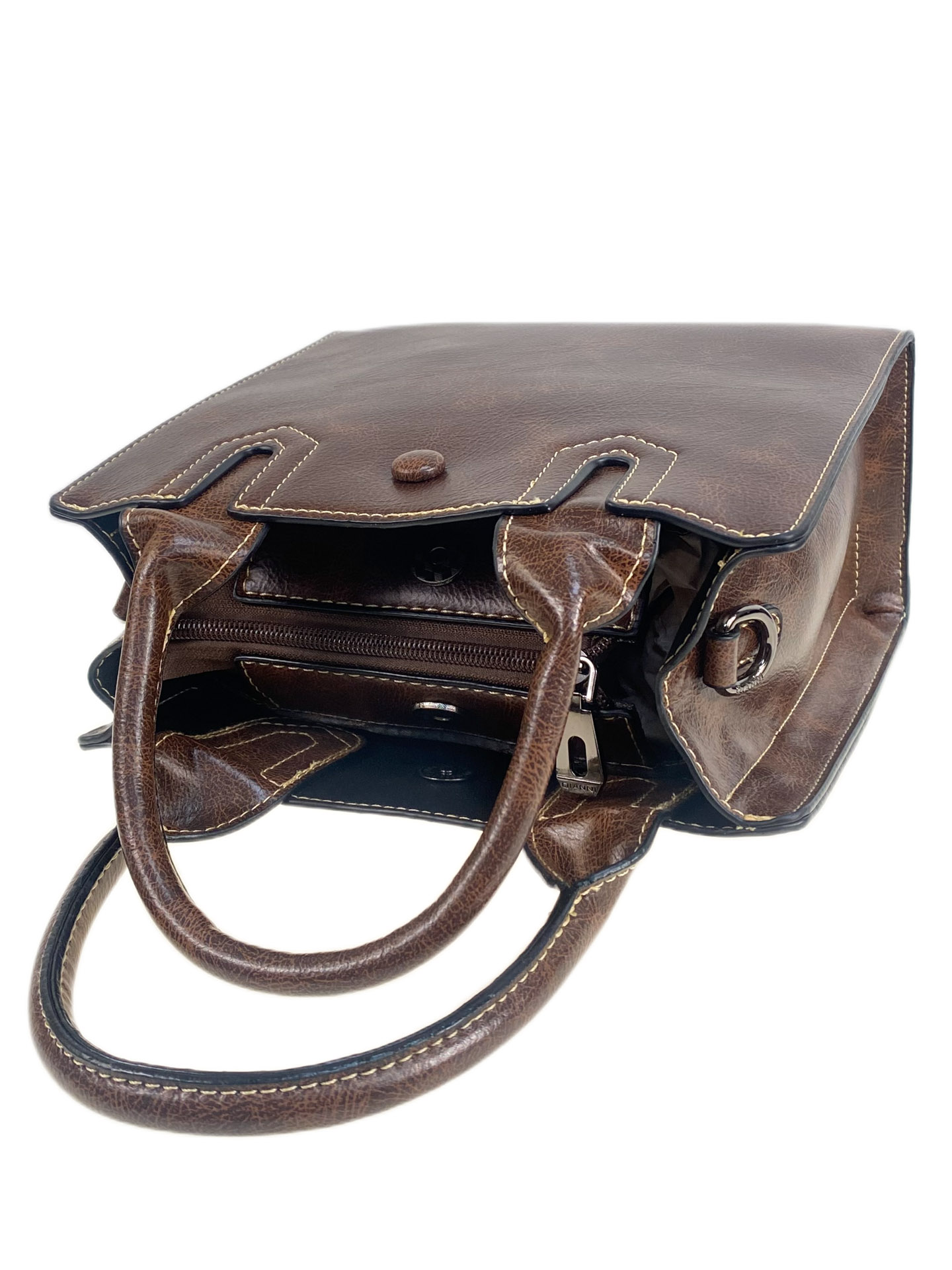 На фото 2 - Женская сумка  из искусственной кожи, цвет шоколад