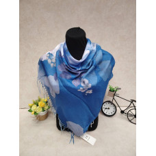 На фото 1 - Женский платок из кашемира, мультицвет