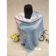 На фото 1 - Женский платок из кашемира, мультицвет На фото 1 - Женский платок из кашемира, мультицвет