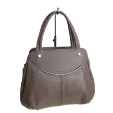 На фото 1 - Женская сумка из искусственной кожи, цвет пыльная роза