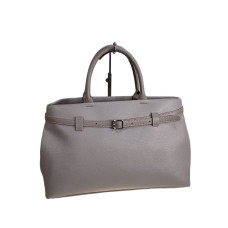 На фото 1 - Женская сумка из искусственной кожи, цвет серо-бежевый