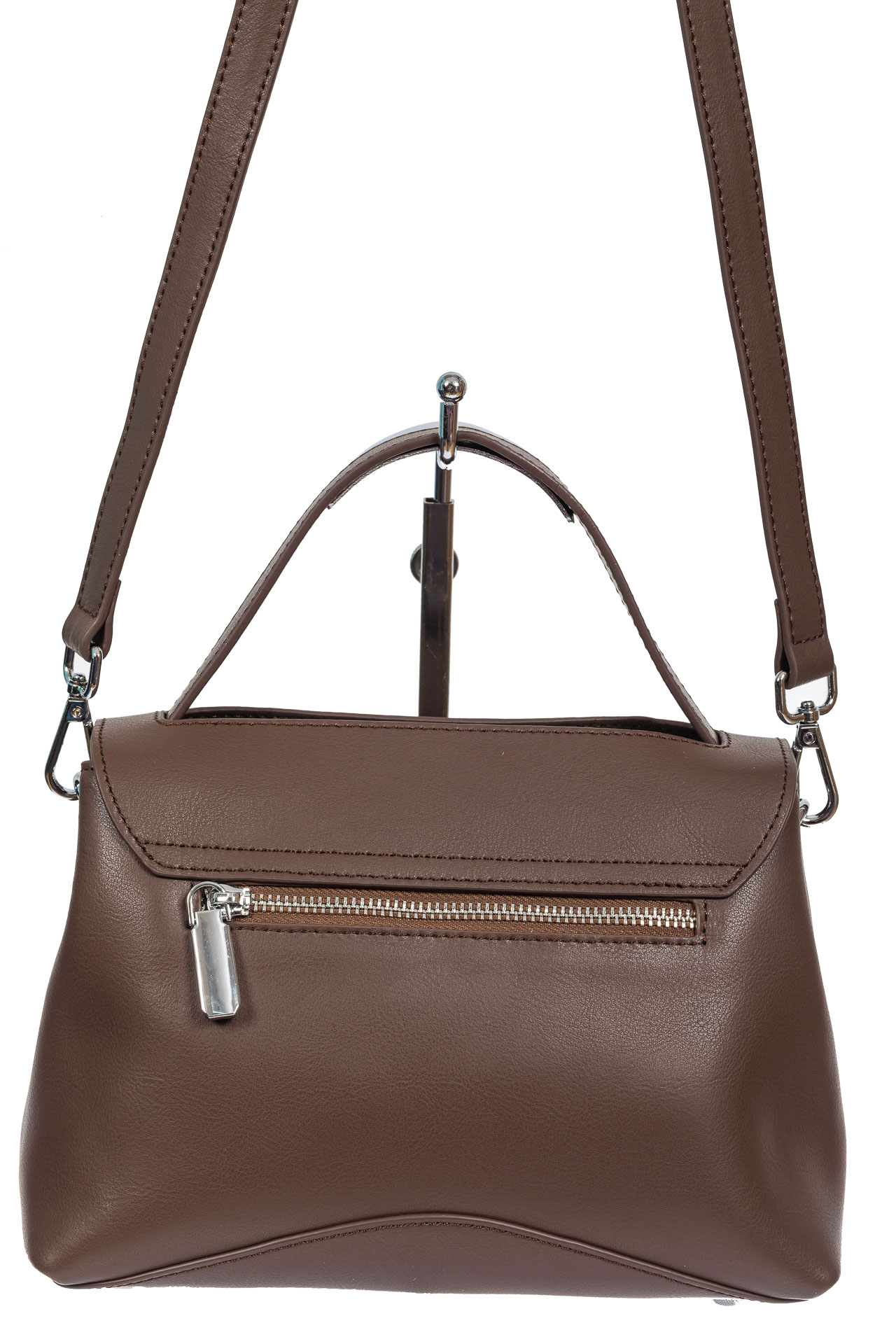 На фото 3 - Кожаная женская сумка satchel, цвет коричневый На фото 3 - Кожаная женская сумка satchel, цвет коричневый