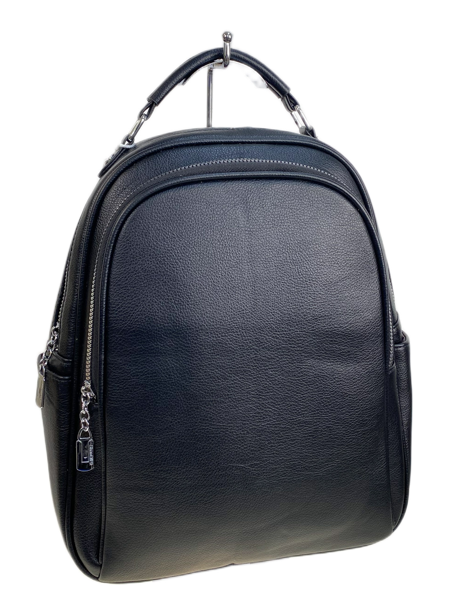 На фото 1 - Женский рюкзак из искусственной кожи, цвет черный